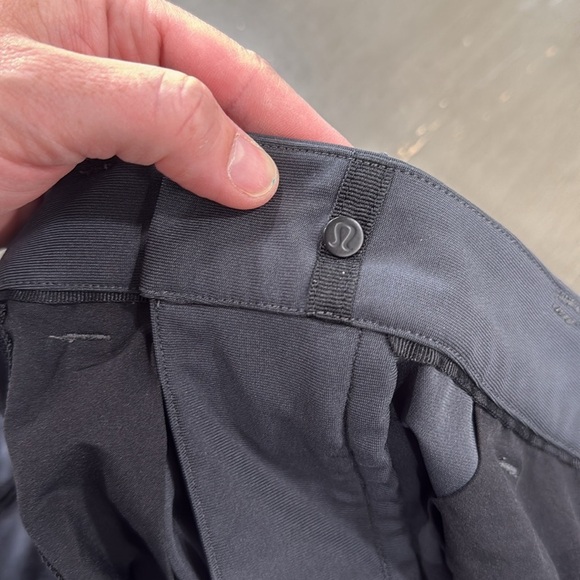 Lululemon Men’s Charcoal Gray Commission Pant Slim Warpstreme LM5975S Size 31 - Picture 10 of 14